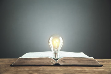 历史上与诸葛亮齐名的是谁