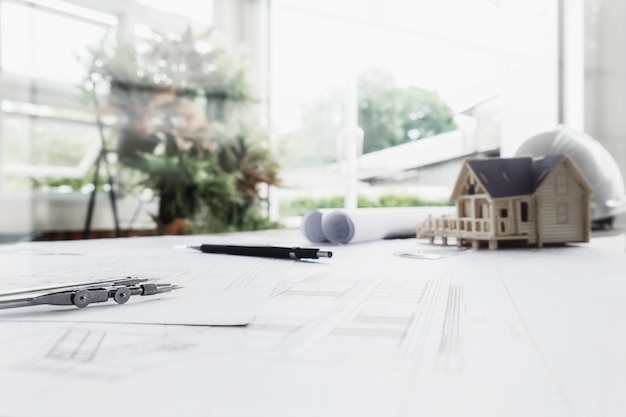 历史上与诸葛亮齐名的是谁